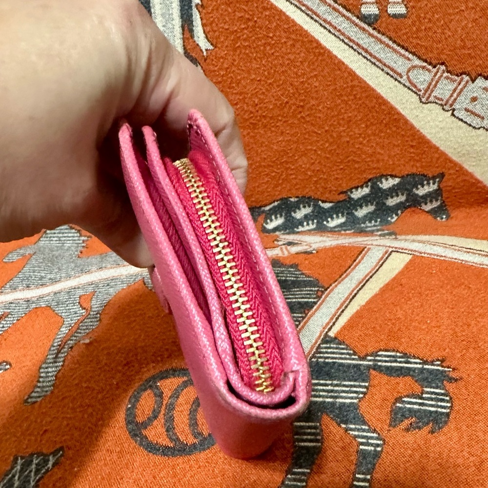 PRADA ❤️🌟COMPACT WALLET⭐️ - Picture 3 of 7